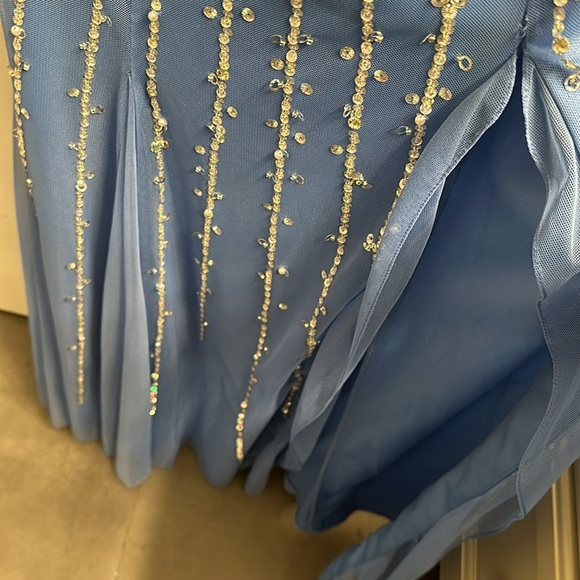 Sean Collection ballgown sleeveless dress. Size 4. - Picture 4 of 10